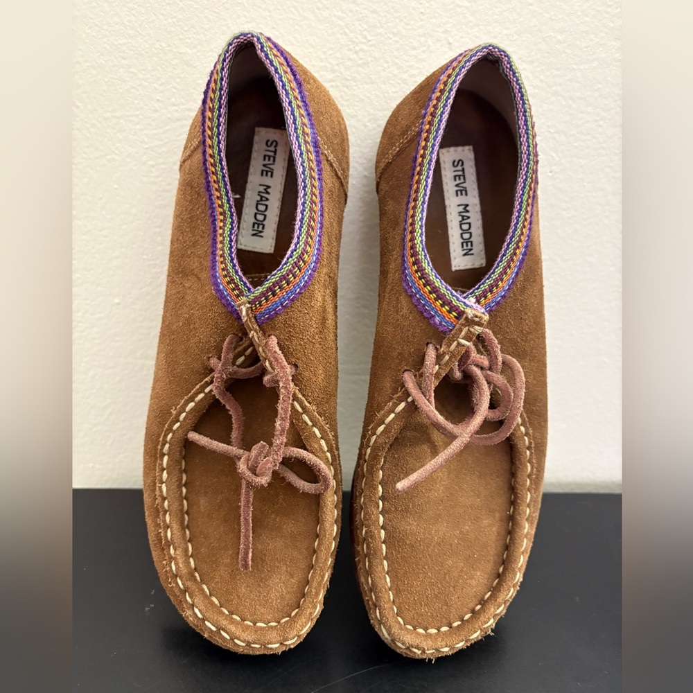 Steve Madden Tan Suede Moccasins with Multicolor Trim Size 7.5